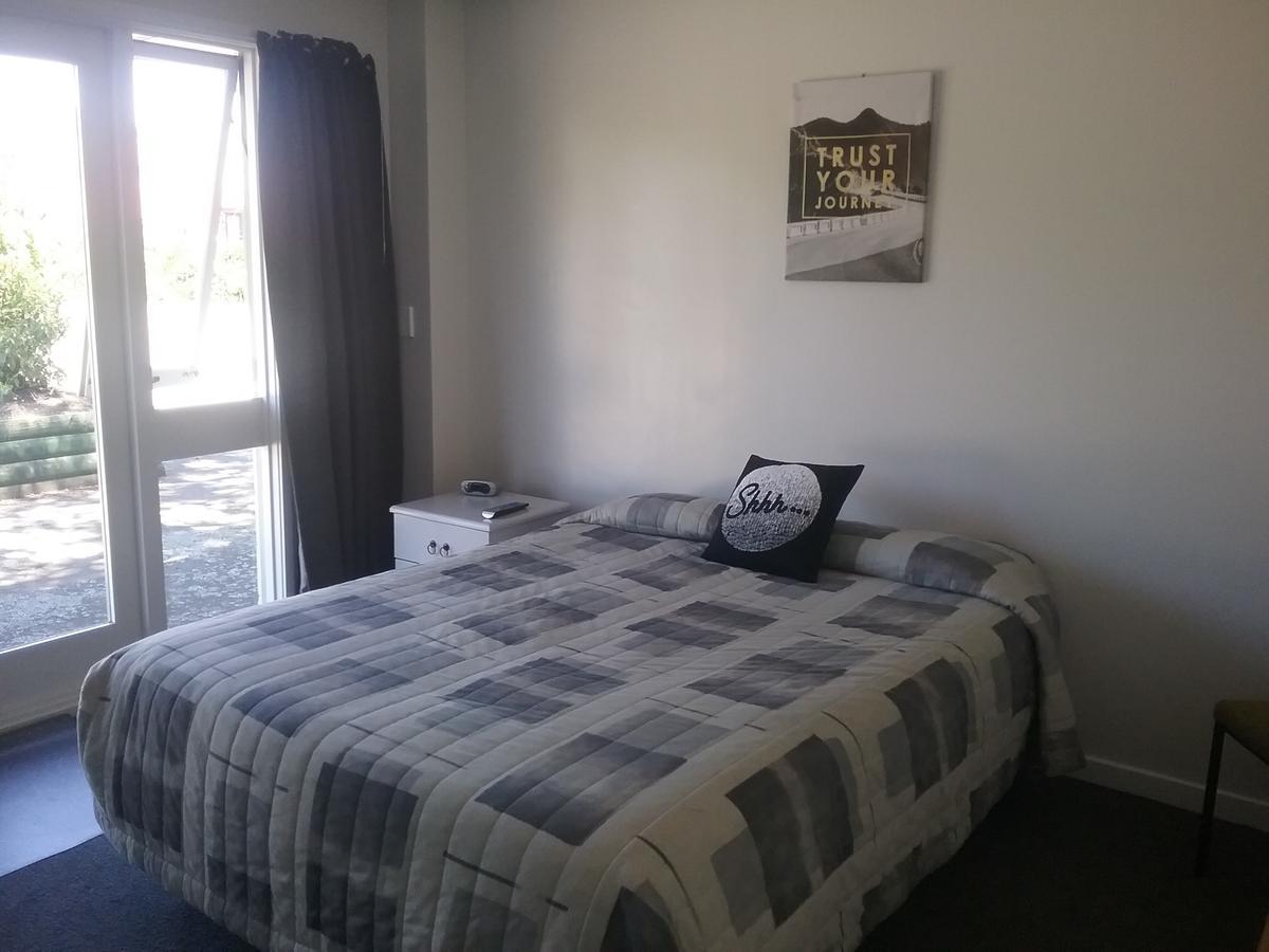 Leopard Hotel Waipukurau Exterior foto